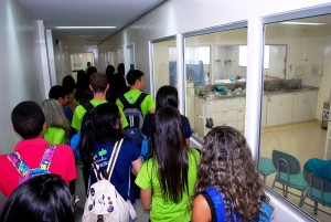 Cesmac- recebe -alunos -do- Pré-Vestibular- SEB -COC -Maceió - 18
