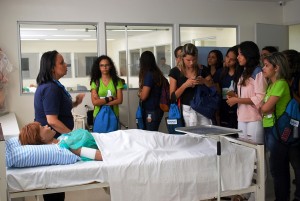 Cesmac- recebe -alunos -do- Pré-Vestibular- SEB -COC -Maceió - 18