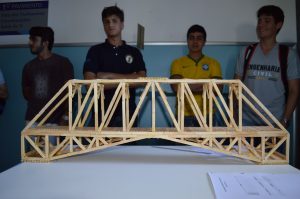 Palitos- de- picolé- viram- pontes- no- curso- de- Engenharia- Civil- Cesmac  23