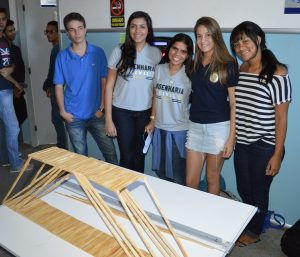 Palitos- de- picolé- viram- pontes- no- curso- de- Engenharia- Civil- Cesmac  23