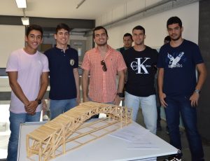 Palitos- de- picolé- viram- pontes- no- curso- de- Engenharia- Civil- Cesmac  23