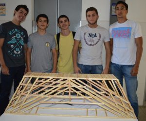 Palitos- de- picolé- viram- pontes- no- curso- de- Engenharia- Civil- Cesmac  23