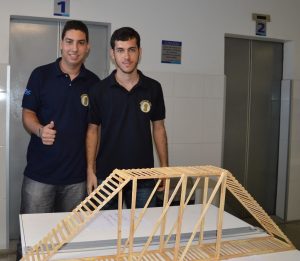Palitos- de- picolé- viram- pontes- no- curso- de- Engenharia- Civil- Cesmac  23