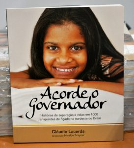 Pioneiro- em- transplante- de- fígado- lança- livro- em- Maceió-Cesmac (03)