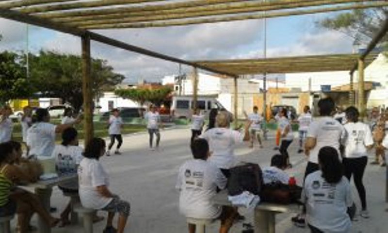 curso-de-servico-social-participa-de-acao-na-praca-da-faculdade-5