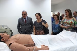 cesmac-inaugura-laboratorio-de-habilidades-para-area-de-saude-25