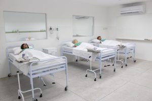 cesmac-inaugura-laboratorio-de-habilidades-para-area-de-saude-25