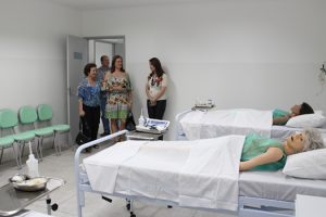 cesmac-inaugura-laboratorio-de-habilidades-para-area-de-saude-25