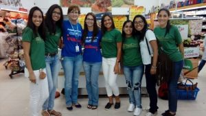 estudantes-de-nutricao-orientam-consumidores-em-supermercado-cesmac-8