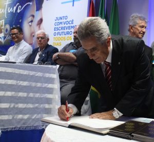 Correios- lança- selo- alusivo- aos- 45- anos- do- CESMAC-Feira_Cultural_CESMAC-na-Rua (67)