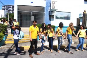 Feira- Cultural- CESMAC- na- Rua- promove- Abraço- Amigo-no -Setembro- Amarelo-(6)