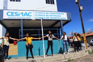 Feira- Cultural- CESMAC- na- Rua- promove- Abraço- Amigo-no -Setembro- Amarelo-(6)