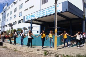 Feira- Cultural- CESMAC- na- Rua- promove- Abraço- Amigo-no -Setembro- Amarelo-(6)