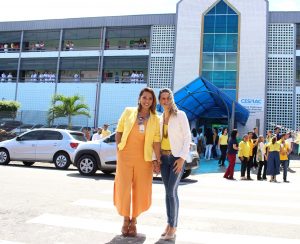 Feira- Cultural- CESMAC- na- Rua- promove- Abraço- Amigo-no -Setembro- Amarelo-(6)