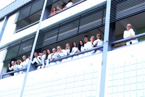 Feira- Cultural- CESMAC- na- Rua- promove- Abraço- Amigo-no -Setembro- Amarelo-(6)