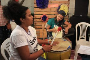Programação- também- a- noite- com- música- e -apresentações- na- Feira- Cultural- do- CESMAC-(49)