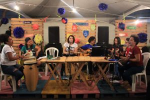 Programação- também- a- noite- com- música- e -apresentações- na- Feira- Cultural- do- CESMAC-(49)