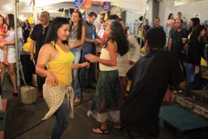 Programação- também- a- noite- com- música- e -apresentações- na- Feira- Cultural- do- CESMAC-(49)