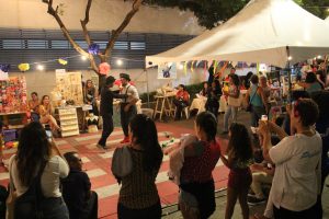 Programação- também- a- noite- com- música- e -apresentações- na- Feira- Cultural- do- CESMAC-(49)