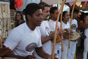 Tarde- de -sexta- na- Feira- Cultural- CESMAC- na- Rua- com- Música- Artesanato- e -muito -mais -(88)