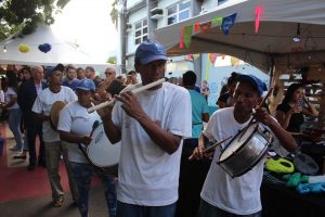 Tarde- de -sexta- na- Feira- Cultural- CESMAC- na- Rua- com- Música- Artesanato- e -muito -mais -(88)