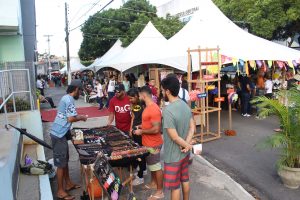 Tarde- de -sexta- na- Feira- Cultural- CESMAC- na- Rua- com- Música- Artesanato- e -muito -mais -(88)
