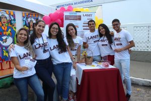 Tarde- de -sexta- na- Feira- Cultural- CESMAC- na- Rua- com- Música- Artesanato- e -muito -mais -(88)