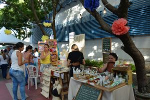 Tarde- de -sexta- na- Feira- Cultural- CESMAC- na- Rua- com- Música- Artesanato- e -muito -mais -(88)