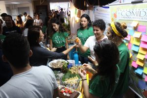 Tarde- de -sexta- na- Feira- Cultural- CESMAC- na- Rua- com- Música- Artesanato- e -muito -mais -(88)