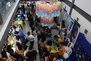 Tarde- de -sexta- na- Feira- Cultural- CESMAC- na- Rua- com- Música- Artesanato- e -muito -mais -(88)