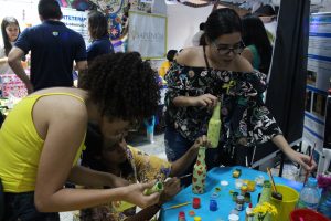 Tarde- de -sexta- na- Feira- Cultural- CESMAC- na- Rua- com- Música- Artesanato- e -muito -mais -(88)