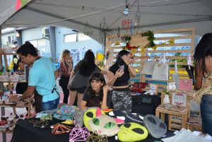 Tarde- de -sexta- na- Feira- Cultural- CESMAC- na- Rua- com- Música- Artesanato- e -muito -mais -(88)