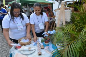 Tarde- de -sexta- na- Feira- Cultural- CESMAC- na- Rua- com- Música- Artesanato- e -muito -mais -(88)