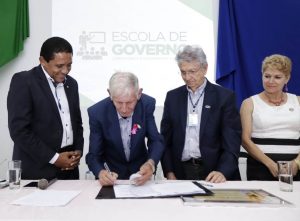 Presidente- da- FEJAL- e -Reitor- do- CESMAC- visita- campus- de- Arapiraca- e -recebe -Comenda- em- Palmeira- dos- Índios- (15)