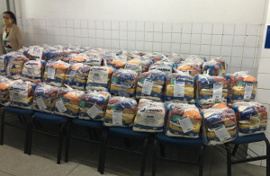 CESMAC- entrega- cestas- básicas- e- brinquedos- para- crianças -do -Projeto- Crescer-(14)
