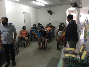 CESMAC- entrega- cestas- básicas- e- brinquedos- para- crianças -do -Projeto- Crescer-(14)