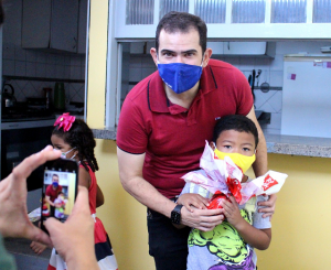 Ação- Institucional- do- Cesmac- celebra- Páscoa- das- Crianças- do- Projeto -Crescer-(26)