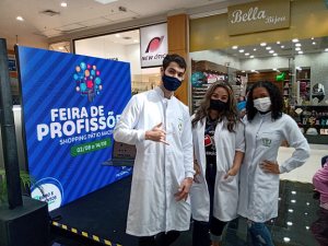 Importância- da- química- no -desenvolvimento- dos- fármacos- é-destaque- no -curso- de- Farmácia -Cesmac- na- Feira- de -Profissões- (10)