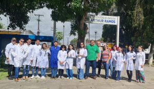 Projeto Amigo Vet do curso de Medicina Veterinária leva conscientização sobre Bem-estar Animal aos tutores de animais e em escolas
