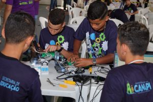 Etapa Estadual da Olimpíada Brasileira de Robótica (OBR) 2023 reúne diversos estudantes no Campus IV