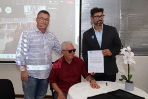 Assinatura do convênio entre o Cesmac e a ONU para o projeto Oceanos de Plástico