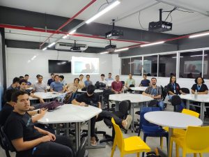 Cesmac destaca internacionalização em palestra sobre o inglês no mercado da Engenharia Civil
