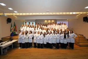 Auditório lotado marca VI Curso Introdutório da Liga Acadêmica de Harmonização Orofacial do Cesmac